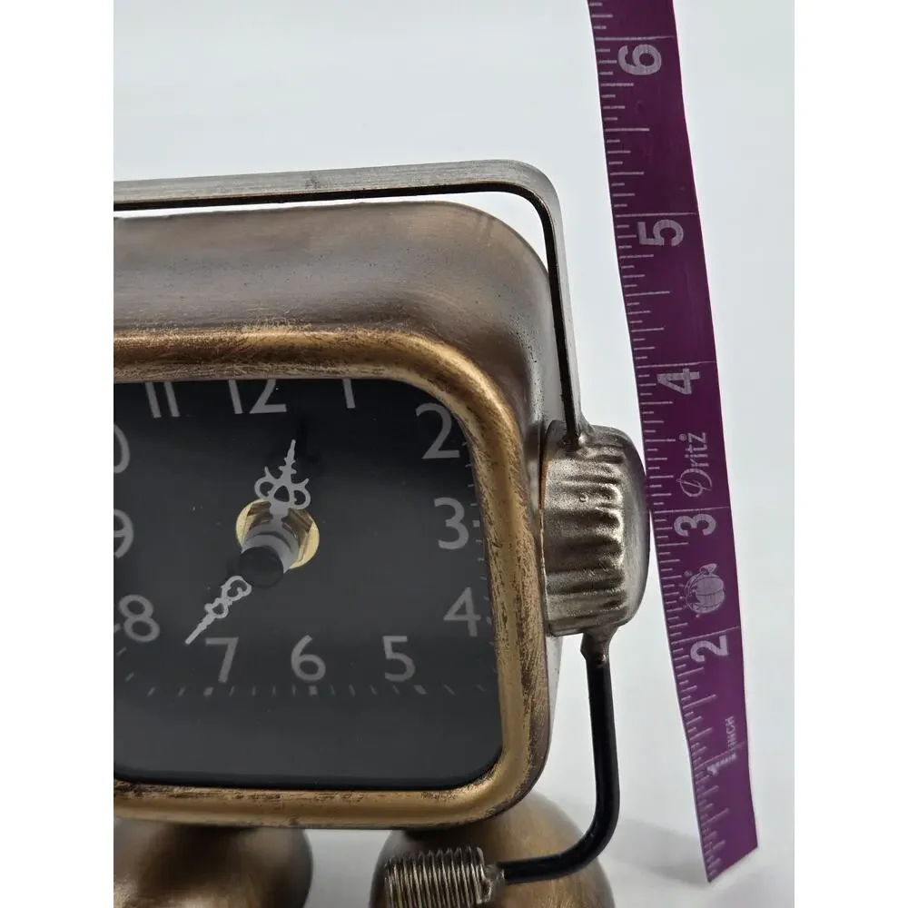 Retro Steampunk Robot Table Clock Industrial Style Desk Shelf Uses AA Battery